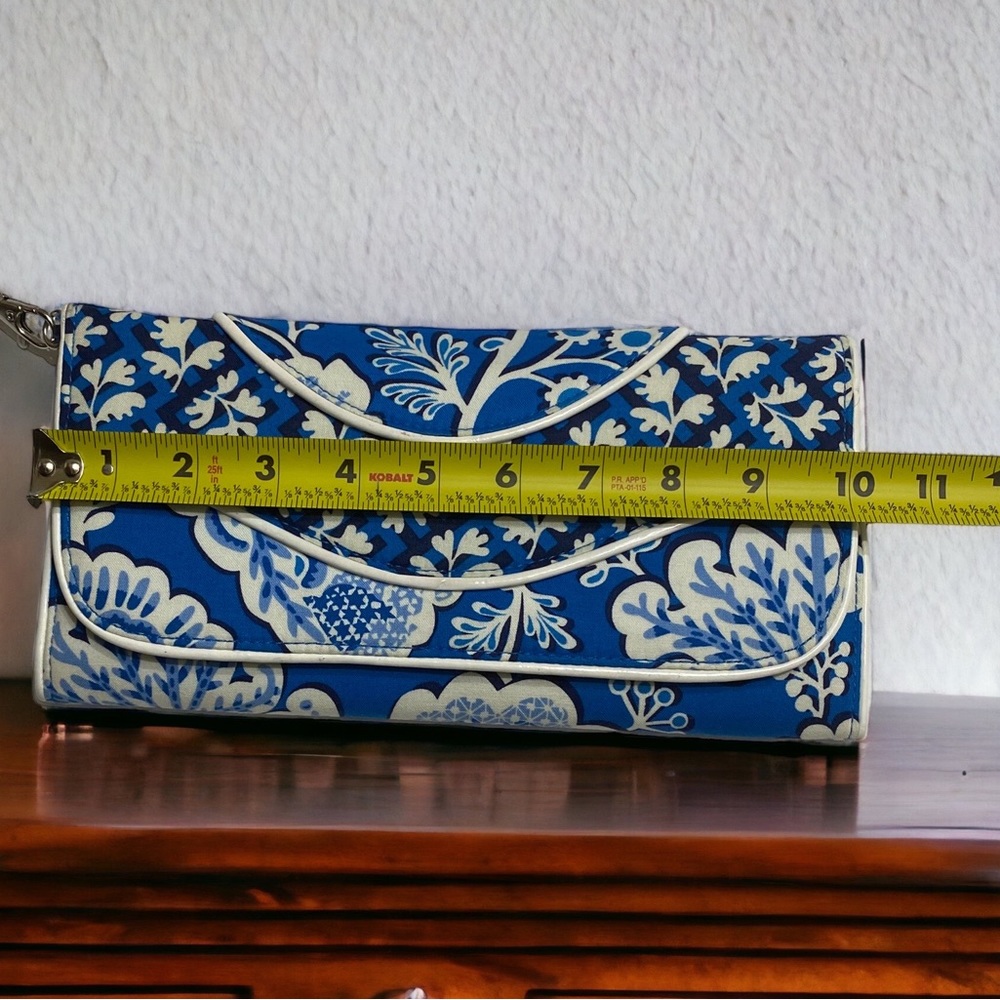Vera Bradley Blue Lagoon Clutch/Wristlet - Picture 7 of 9